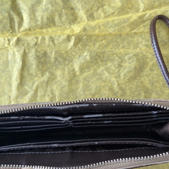 Coach Wallet - Picture 4 of 4